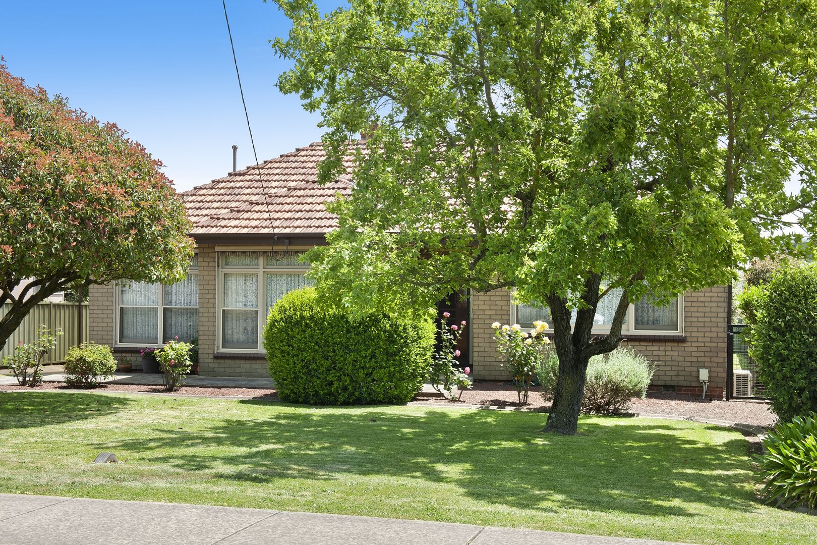 1203 Doveton Street North, Invermay Park Property History & Address