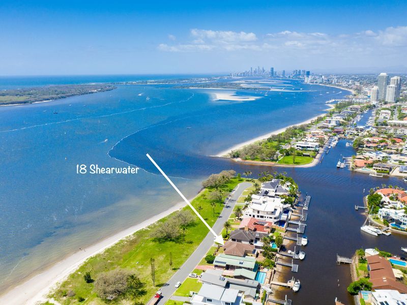 Runaway Bay QLD 4216 4 beds house for Sale, 18 Shearwater Esplanade