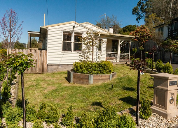 19 Seventh Street, Eildon VIC 3713