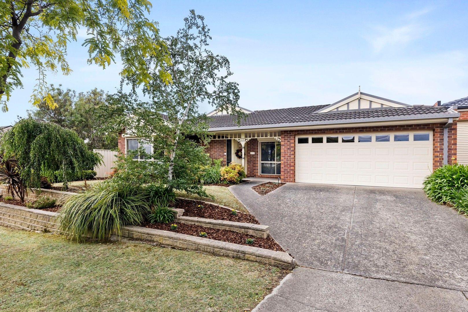 4 bedrooms House in 14 Mitchell Court ATTWOOD VIC, 3049