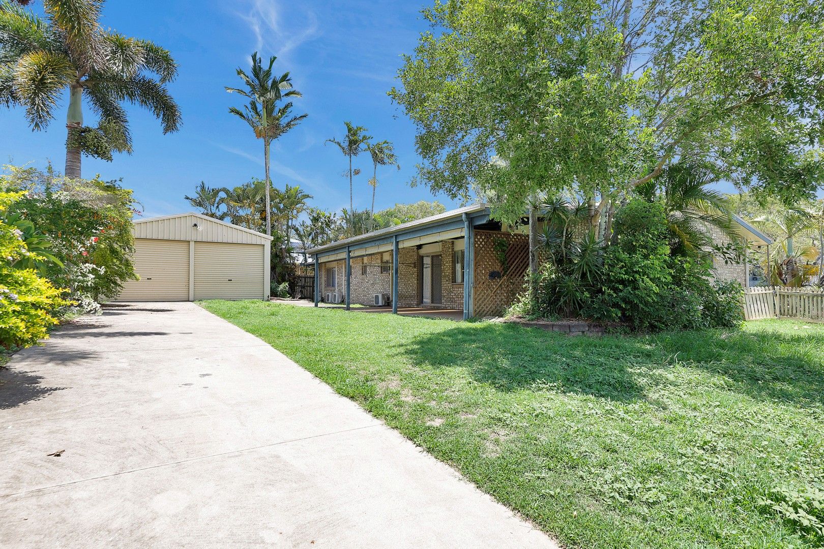 4 bedrooms House in 2 Barbat Court ANDERGROVE QLD, 4740