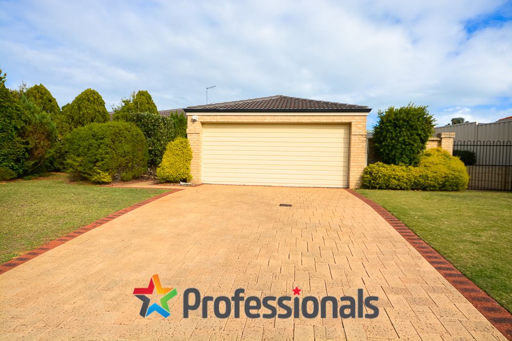 4 bedrooms House in 2 Boileau Place SAN REMO WA, 6210