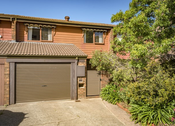 35 Rowe Place, Phillip ACT 2606