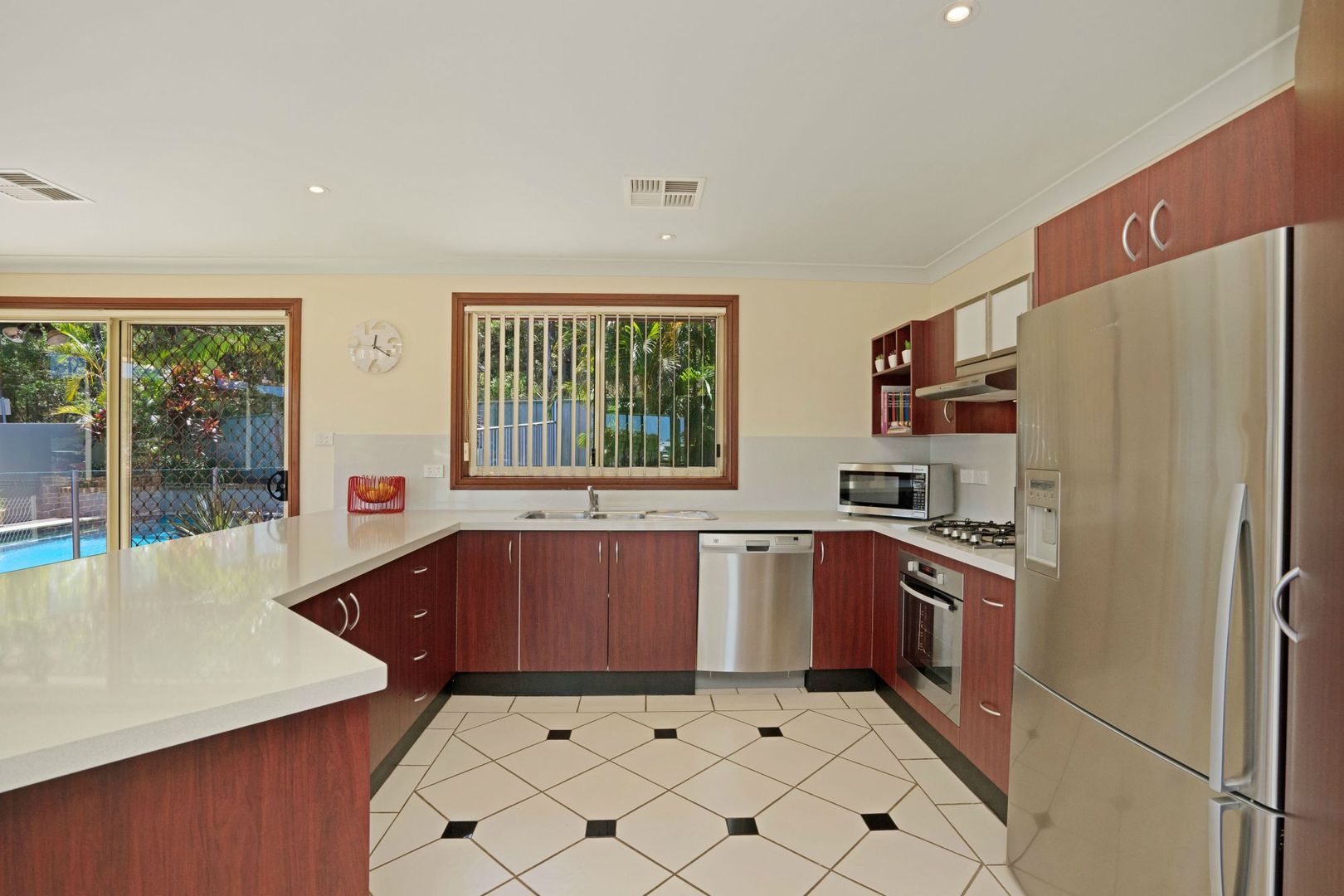 26 Green Point Drive, Belmont NSW 2280, Image 2