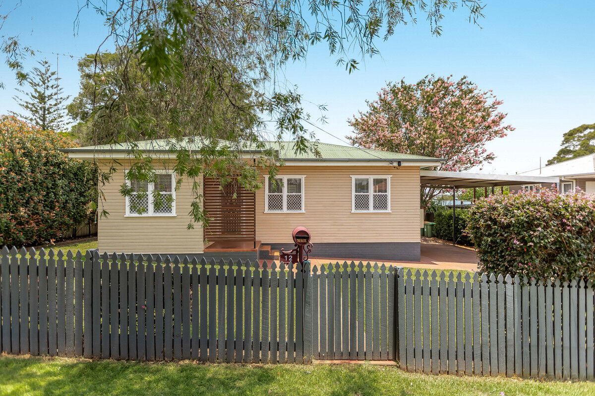 4 bedrooms House in 12 Murray Street NORTH TOOWOOMBA QLD, 4350