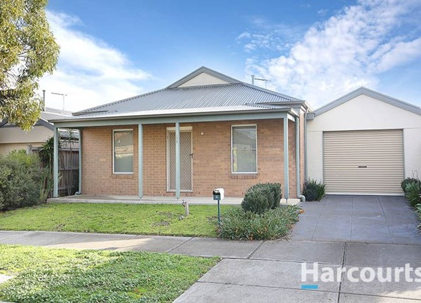 9 Gainsborough Drive, Craigieburn VIC 3064