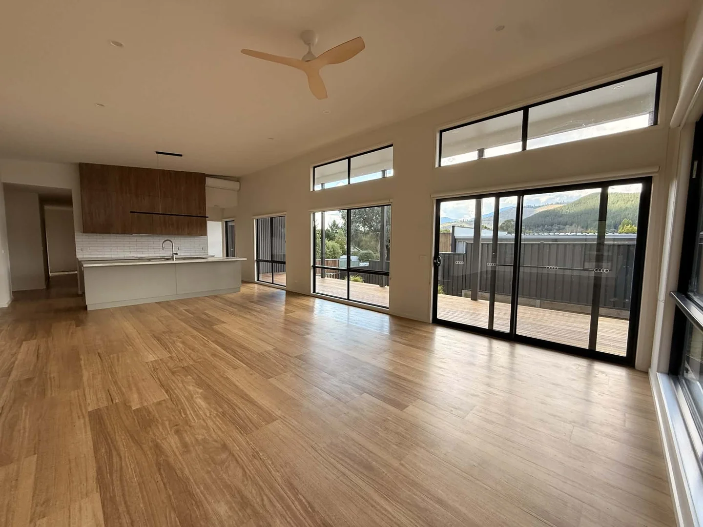 Additional image 6 of Bright VIC 3741