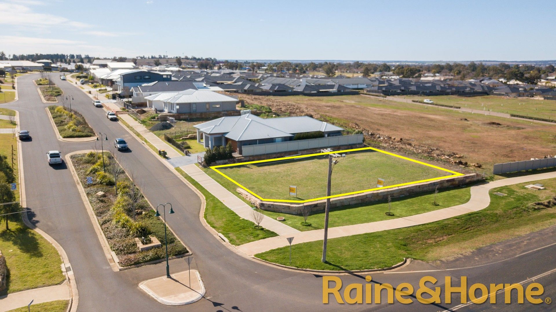 Vacant land in 1 Champagne Drive, DUBBO NSW, 2830