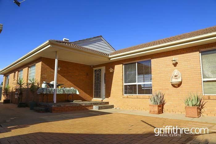 3 bedrooms Apartment / Unit / Flat in 35A Burley Street GRIFFITH NSW, 2680