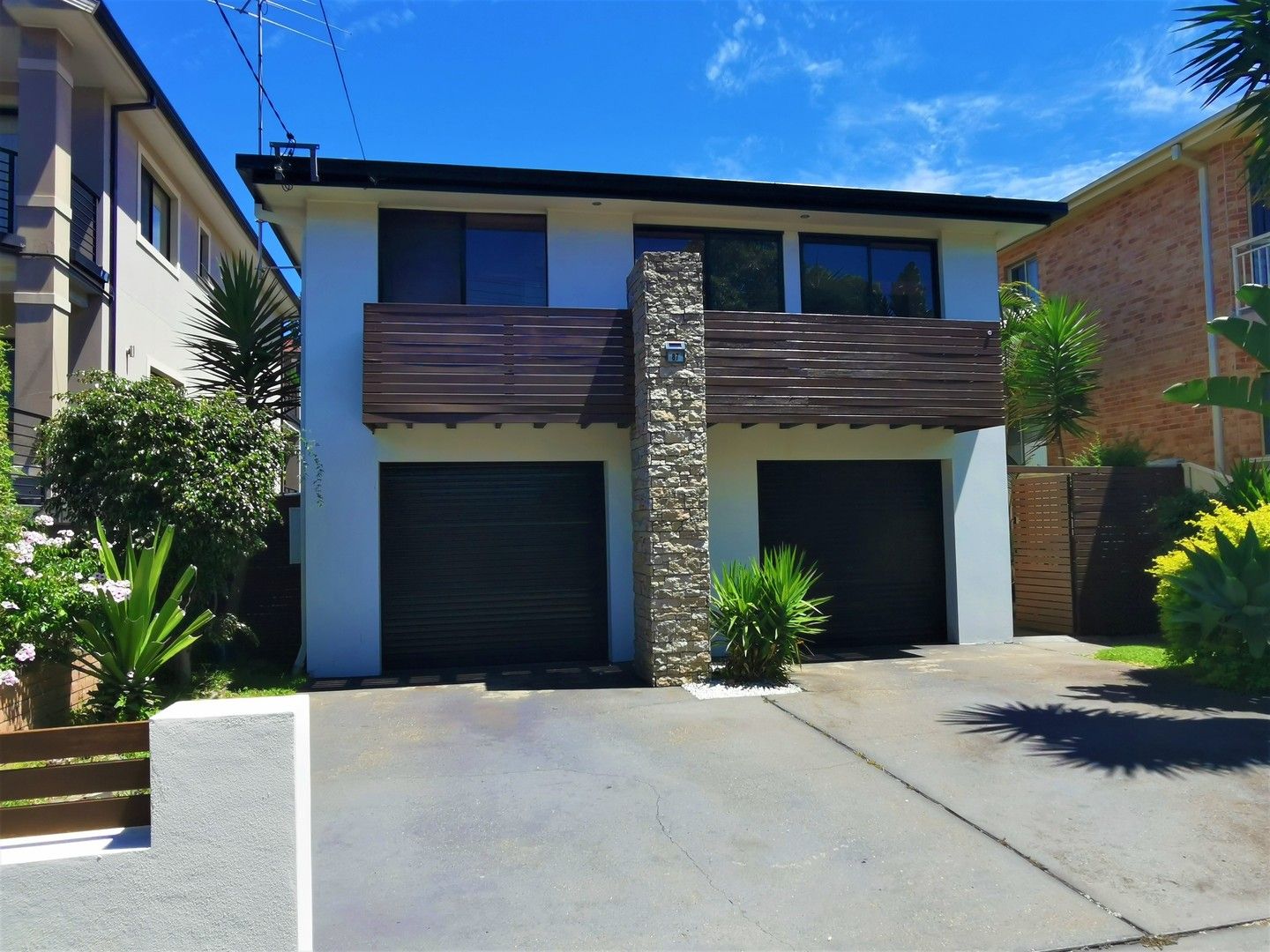 5 bedrooms House in 87 BOTANY STREET CARLTON NSW, 2218