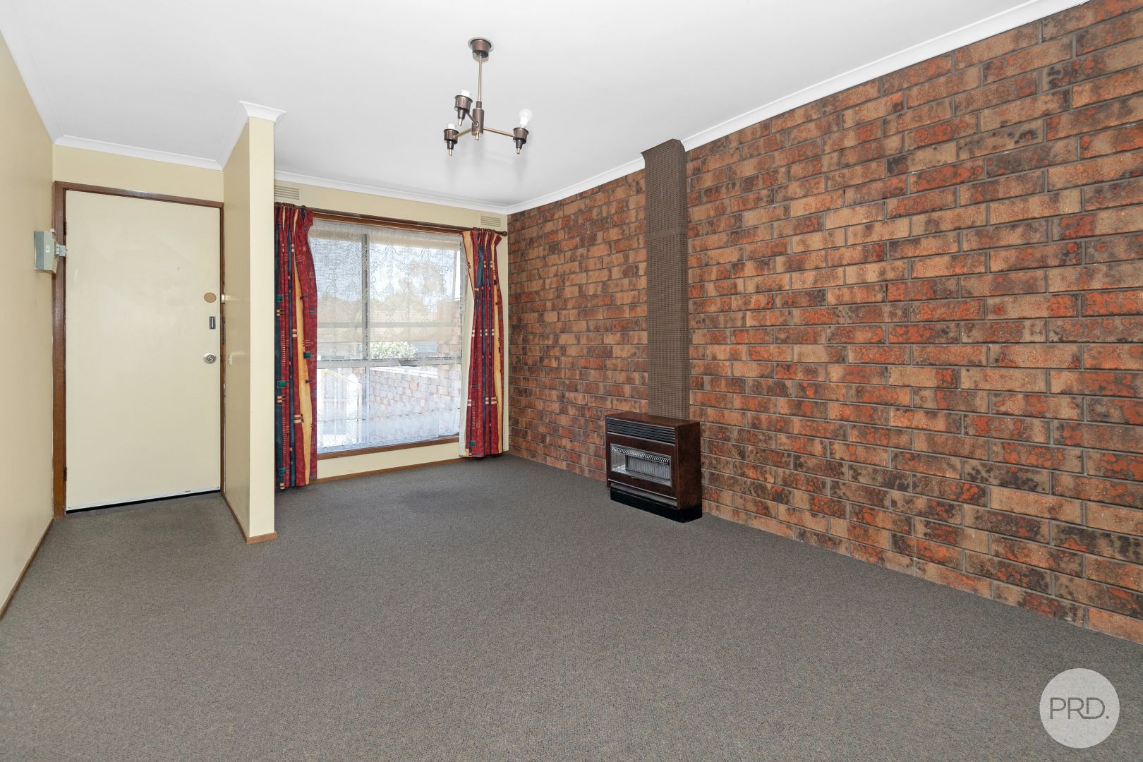 2/9 Hermitage Avenue, Mount Clear VIC 3350, Image 2