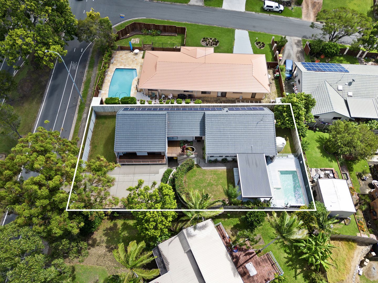 121 K P McGrath Drive, Elanora QLD 4221, Image 2