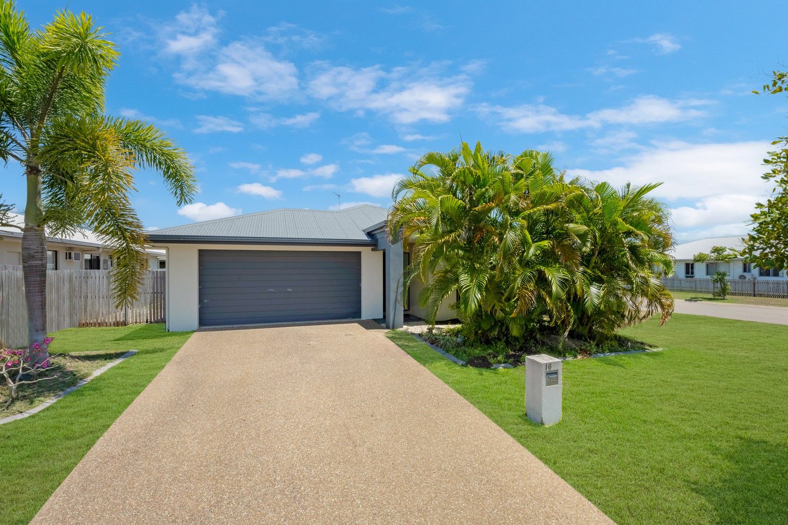 4 bedrooms House in 16 Brush Cherry Street MOUNT LOW QLD, 4818