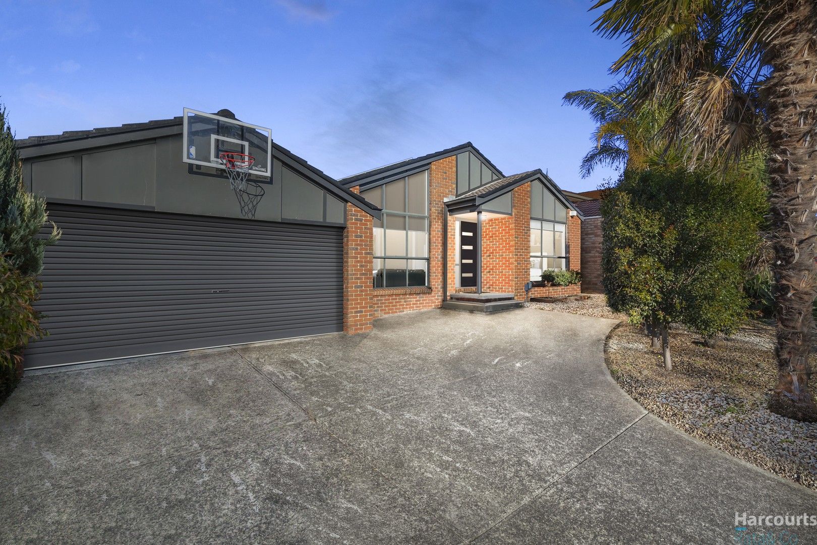 3 bedrooms House in 24 Packard Course MILL PARK VIC, 3082