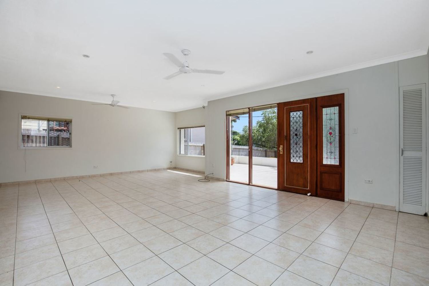 8 Cooleroo Avenue, Southport QLD 4215, Image 1
