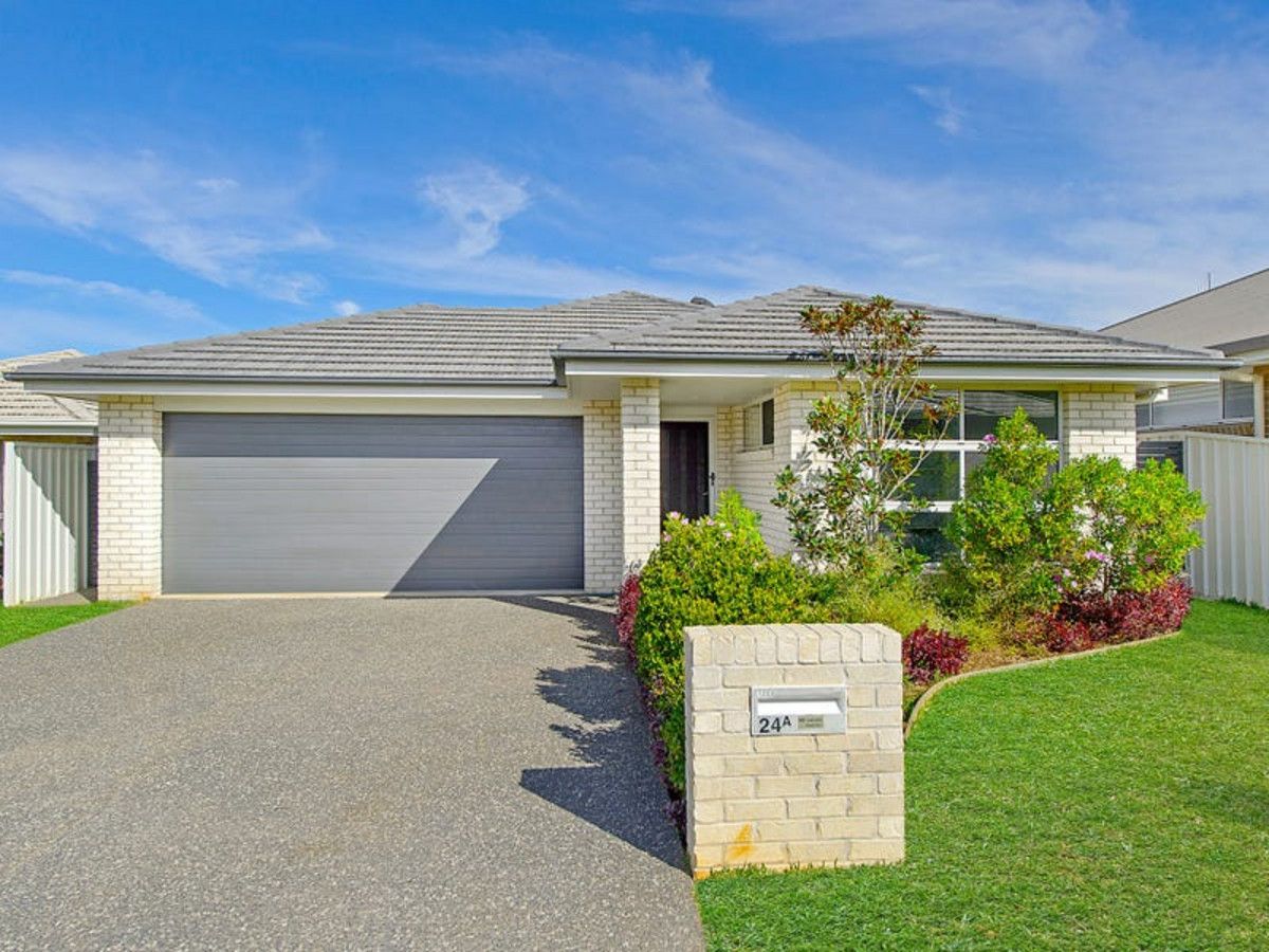 4 bedrooms House in 24A Whistler Drive PORT MACQUARIE NSW, 2444