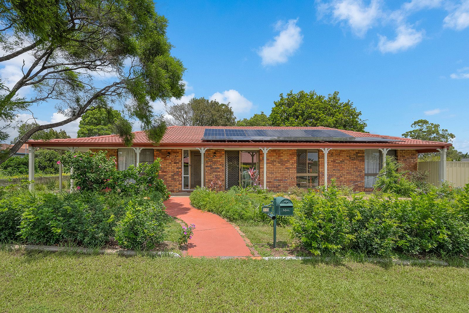 3 bedrooms House in 19 Crestlea Street BRACKEN RIDGE QLD, 4017