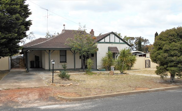 47 Bokarup Street, Katanning WA 6317