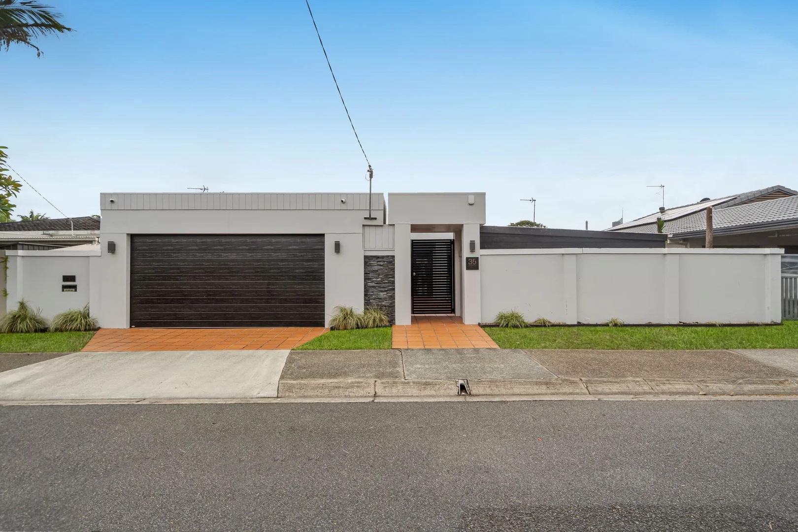 Additional image 11 of 35 Poinciana Boulevard, Broadbeach Waters QLD 4218