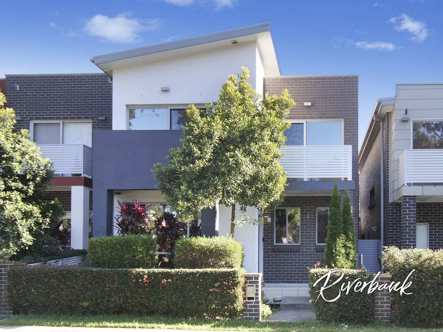 5 bedrooms House in 111 Naying Drive PEMULWUY NSW, 2145