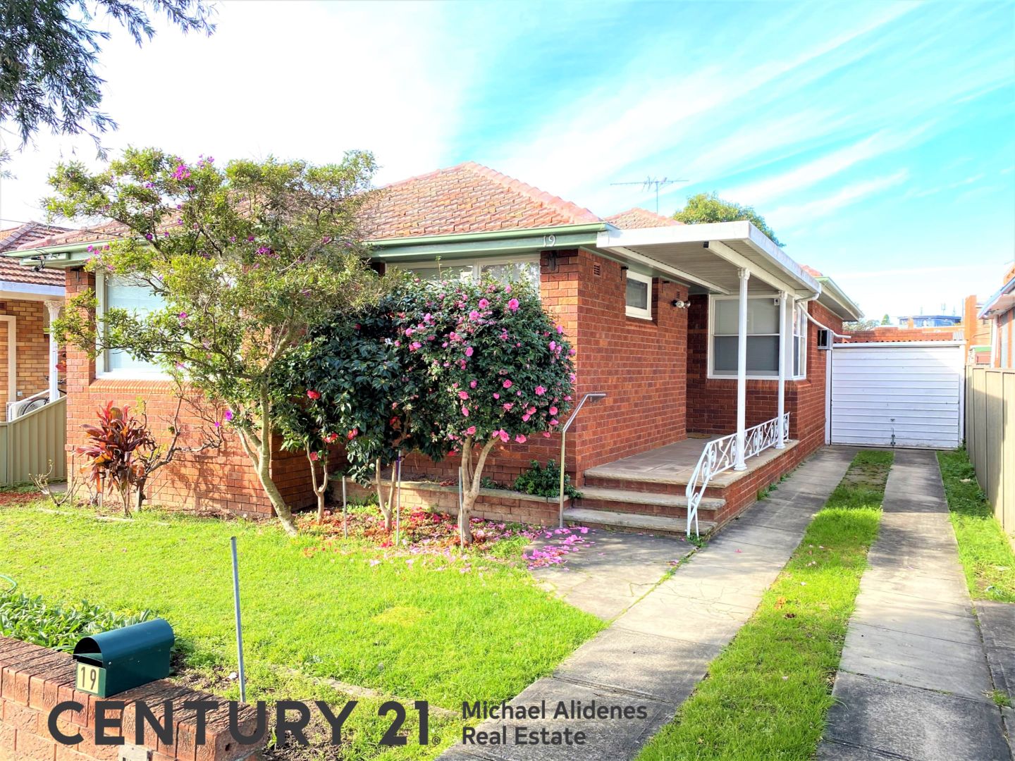 19 Frederick Avenue, Beverly Hills NSW 2209