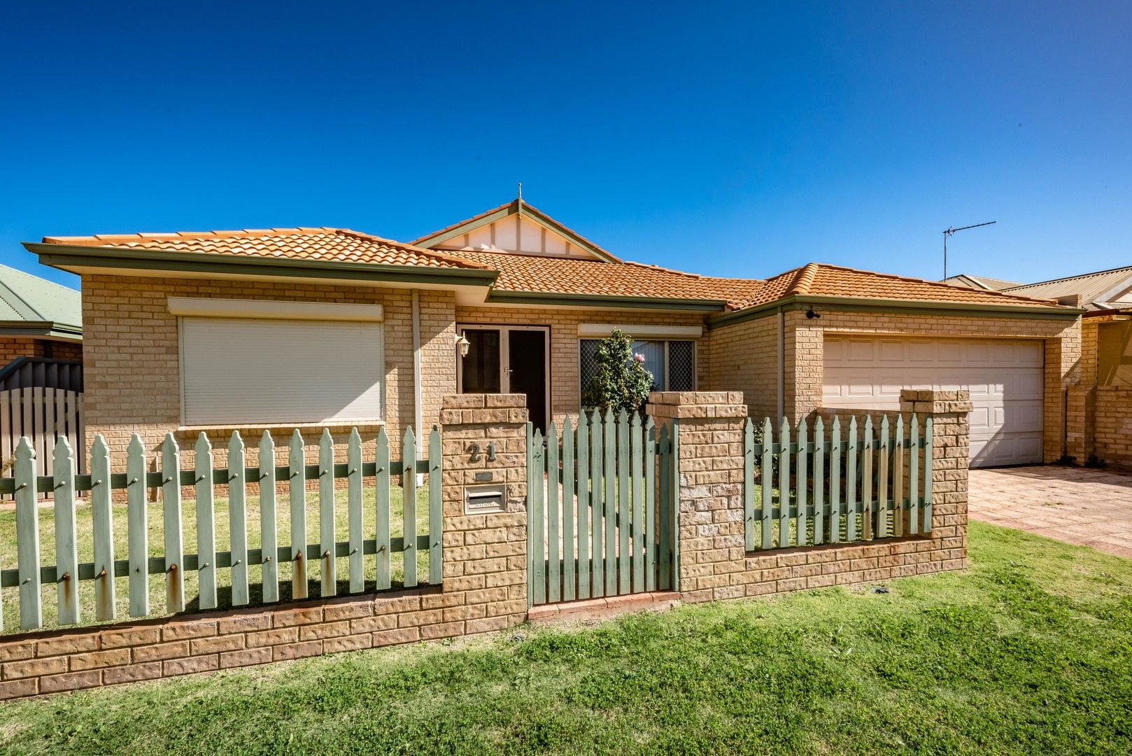 3 bedrooms House in 21 Broadbank Lane BEACHLANDS WA, 6530