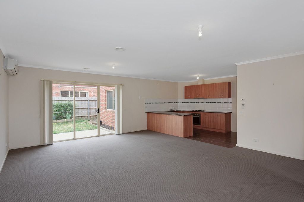 3/12 Lisa Place, WALLAN VIC 3756, Image 1