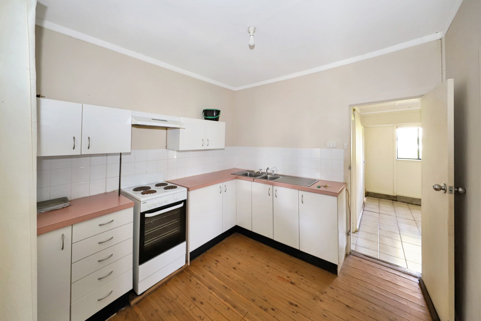 84-86 Clarke Street, Tumut NSW 2720, Image 2