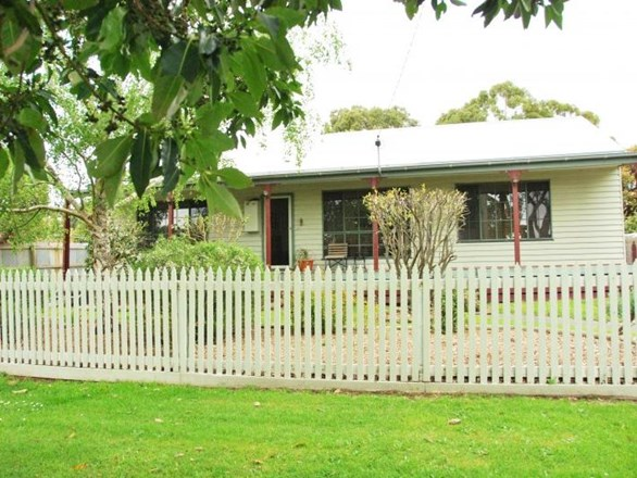 12 Main Street, Buffalo VIC 3958