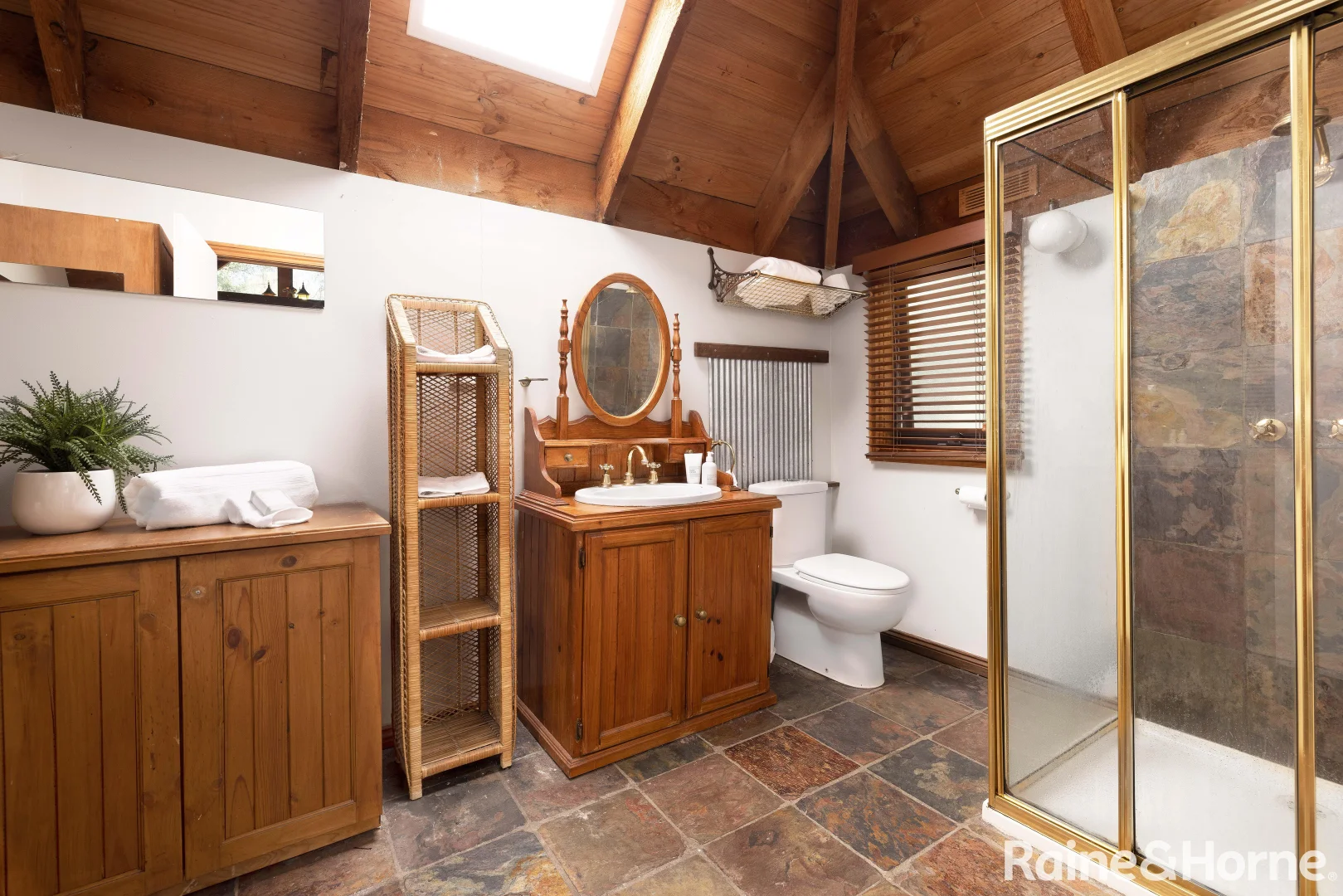 Additional image 15 of 90 Ellandee Crescent, Macedon VIC 3440