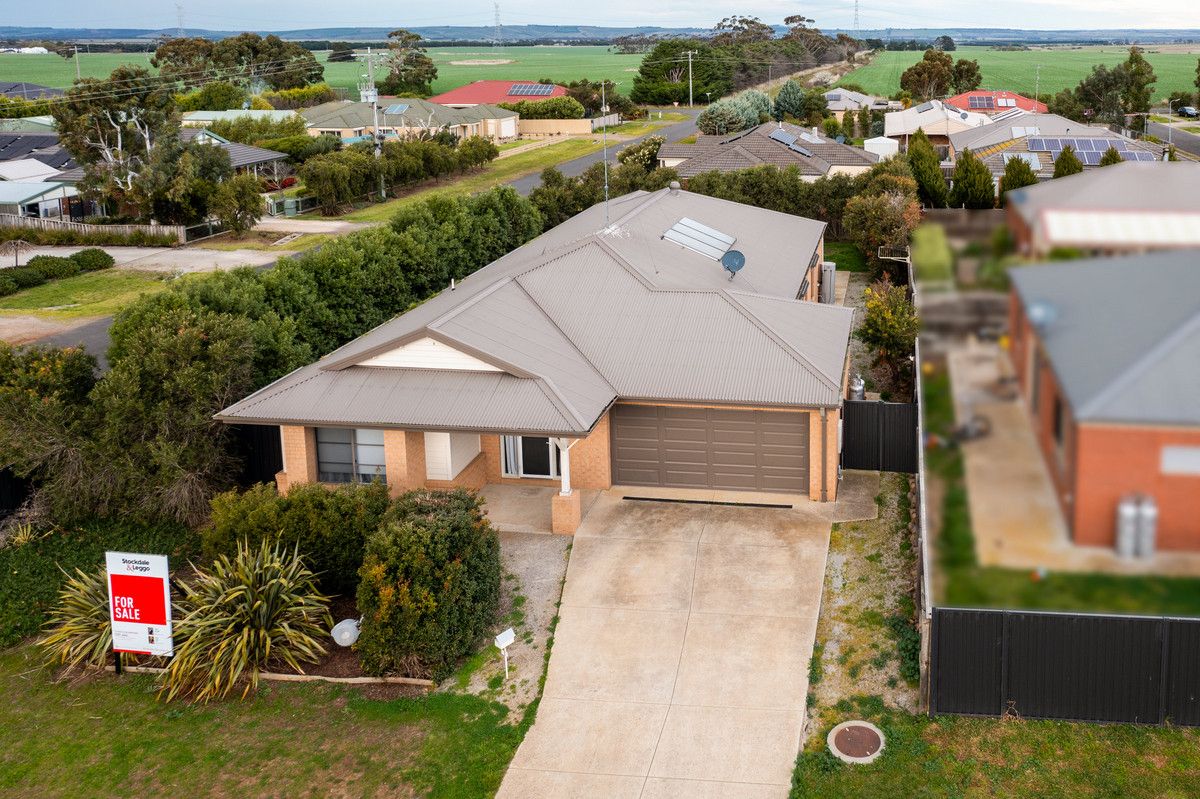 1 Fenwick Fairway, Bannockburn VIC 3331, Image 2