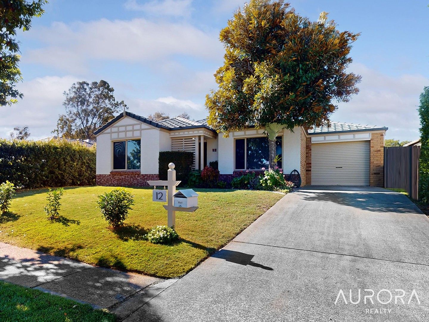 3 bedrooms House in 12 School Road WYNNUM WEST QLD, 4178
