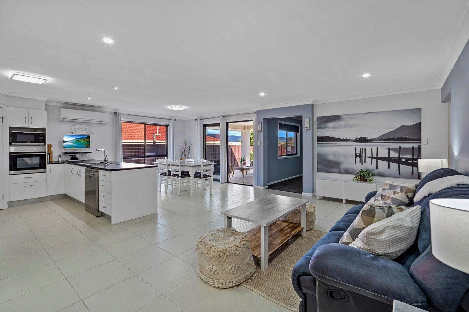 4 bedrooms House in 18 Skyline Circuit BAHRS SCRUB QLD, 4207