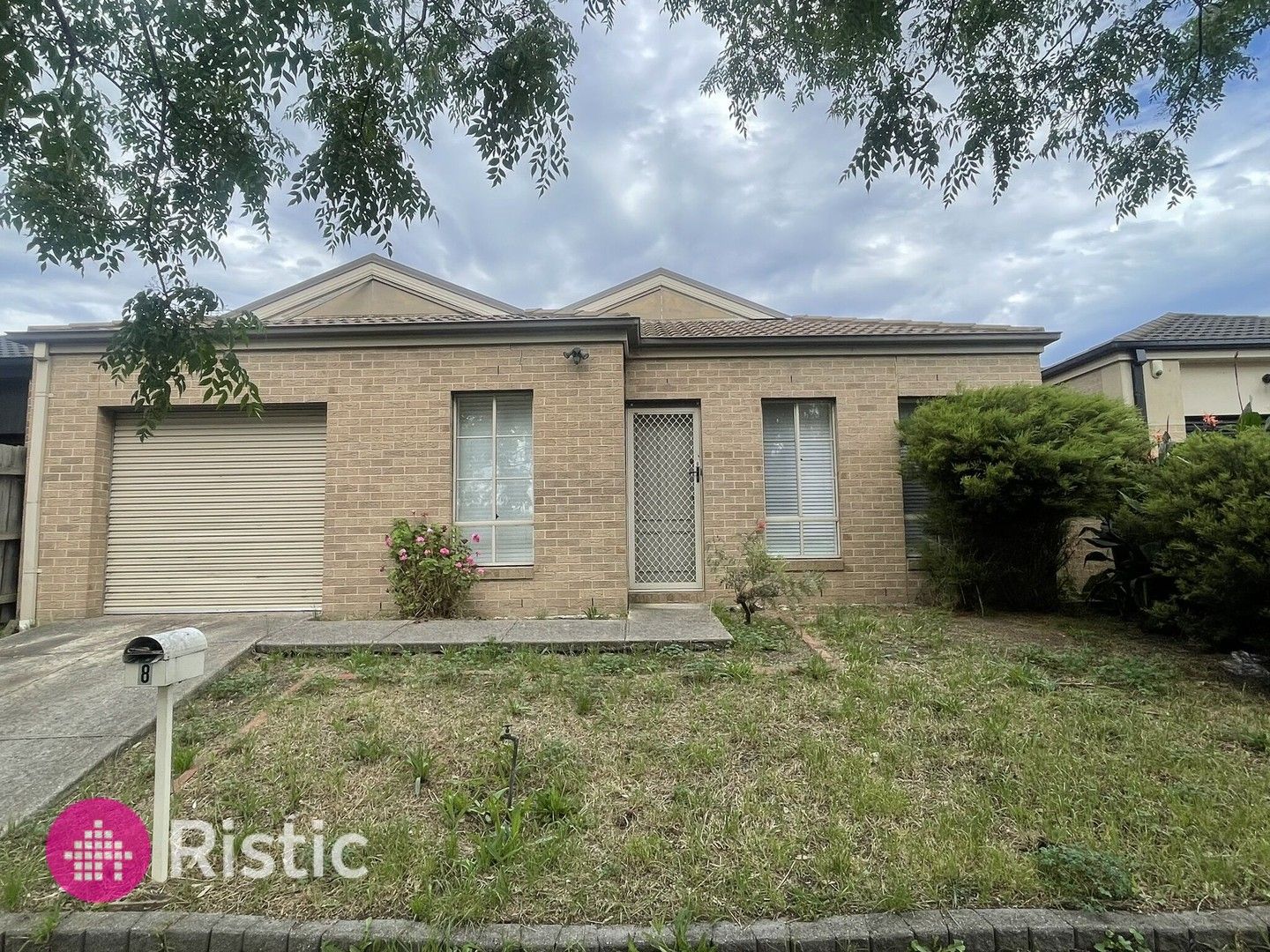 3 bedrooms House in 8 Cascade Crescent EPPING VIC, 3076