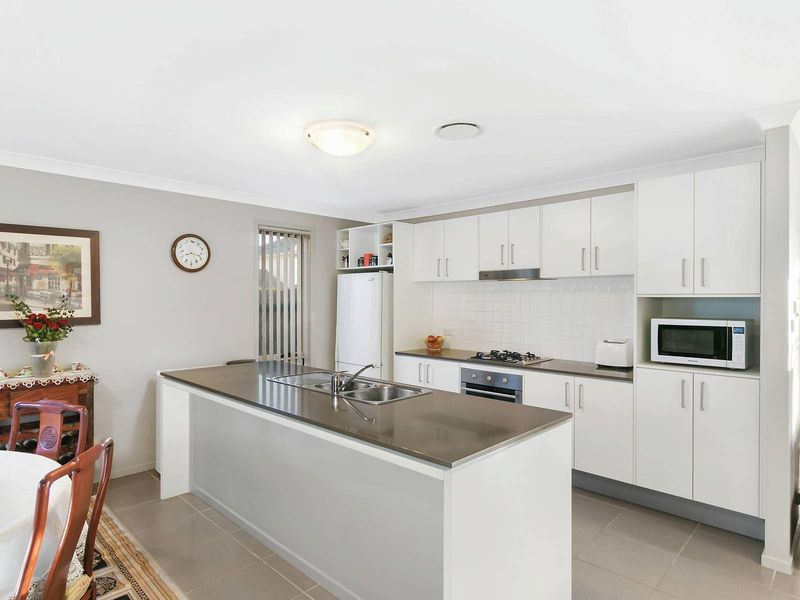 2 Sabal Place, Beaumont Hills NSW 2155, Image 2