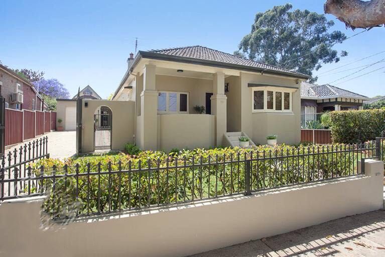 4 bedrooms House in Roslyn St ASHBURY NSW, 2193