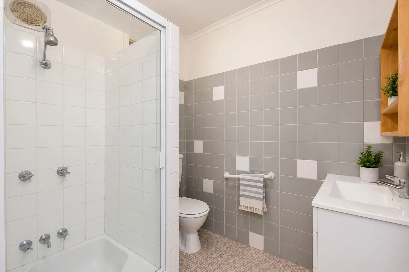 Additional image 5 of 2/27 Knowsley Street, Stones Corner QLD 4120