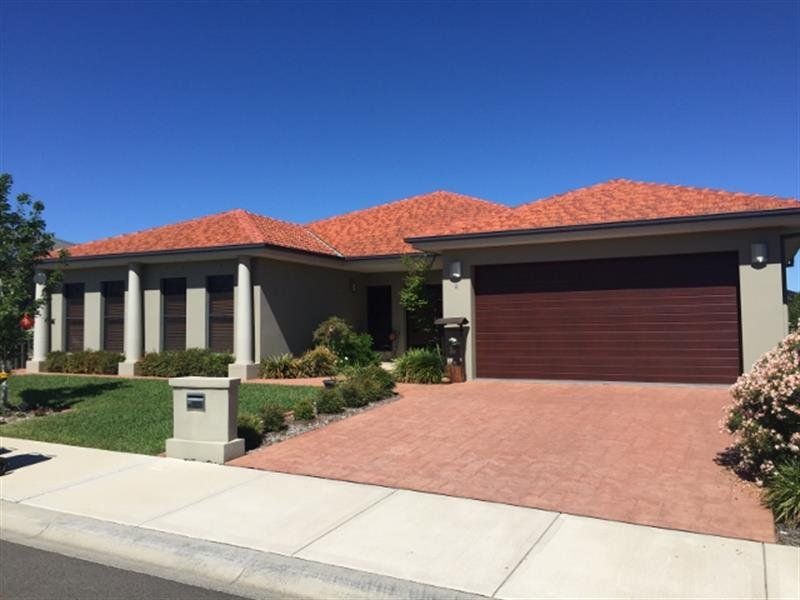 5 bedrooms House in 6 Riesling Road TAMWORTH NSW, 2340