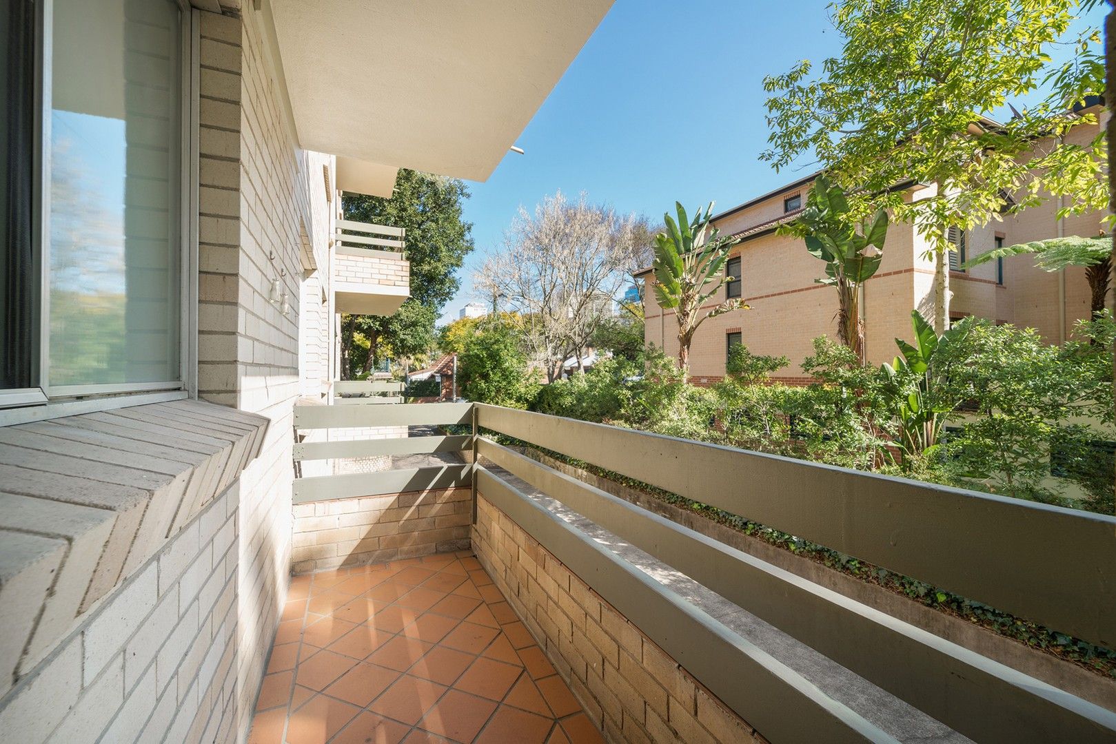 1 bedrooms Apartment / Unit / Flat in 2/26-28 Eaton Street NEUTRAL BAY NSW, 2089