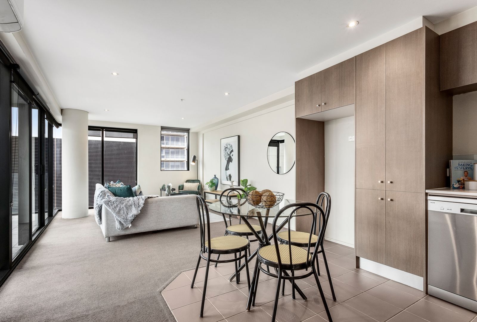 809/83 Queens Road, Melbourne VIC 3004, Image 2