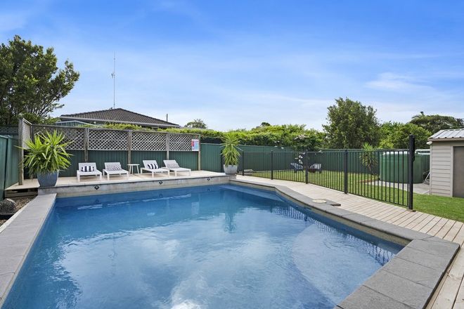 Picture of 6 Richmond Close, BATEAU BAY NSW 2261