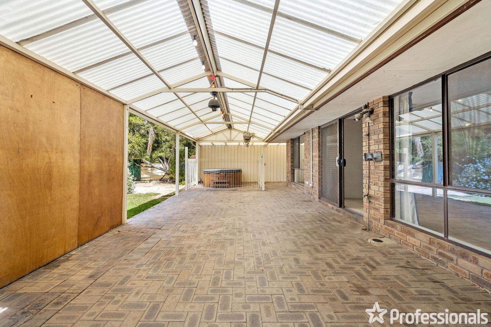 1 Bougainvillea Avenue, Forrestfield WA 6058 House For Rent 580