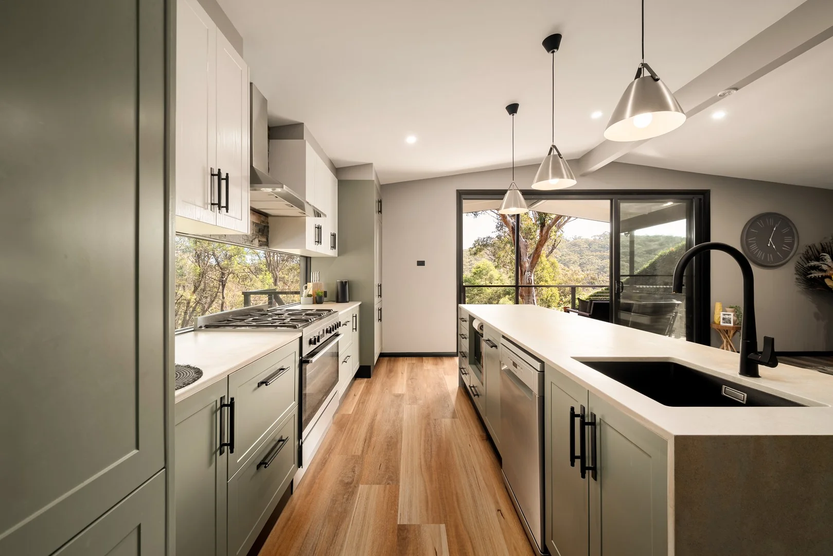 18 Parkes Crescent, Faulconbridge NSW 2776