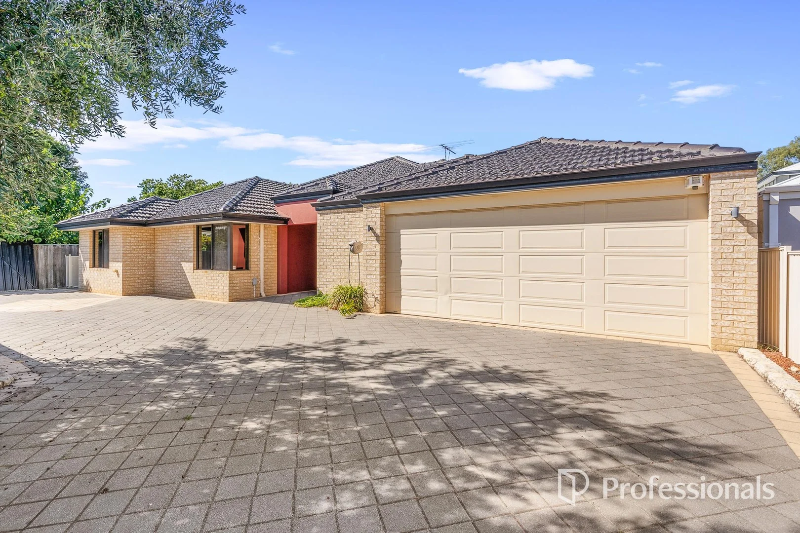 14A Beverley Tce, South Guildford WA 6055