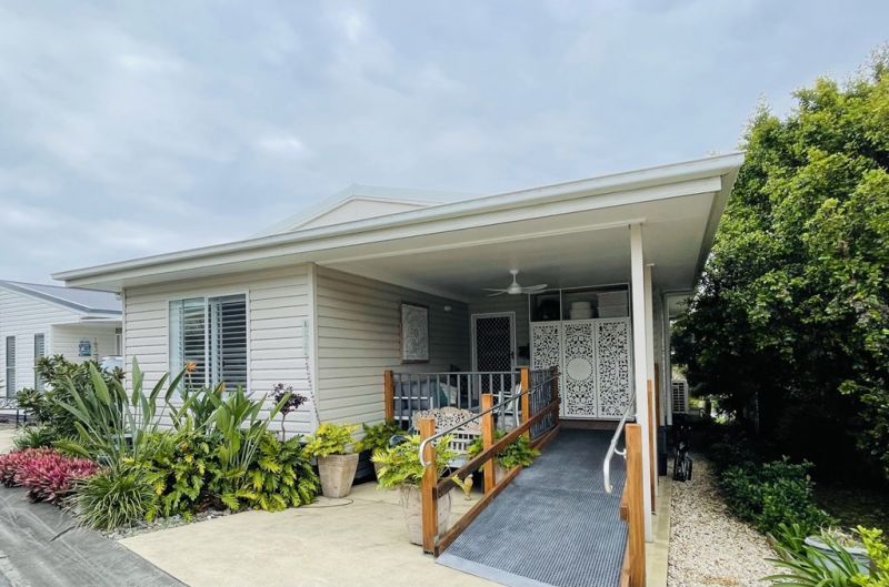 2 bedrooms House in 21 redhead road HALLIDAYS POINT NSW, 2430