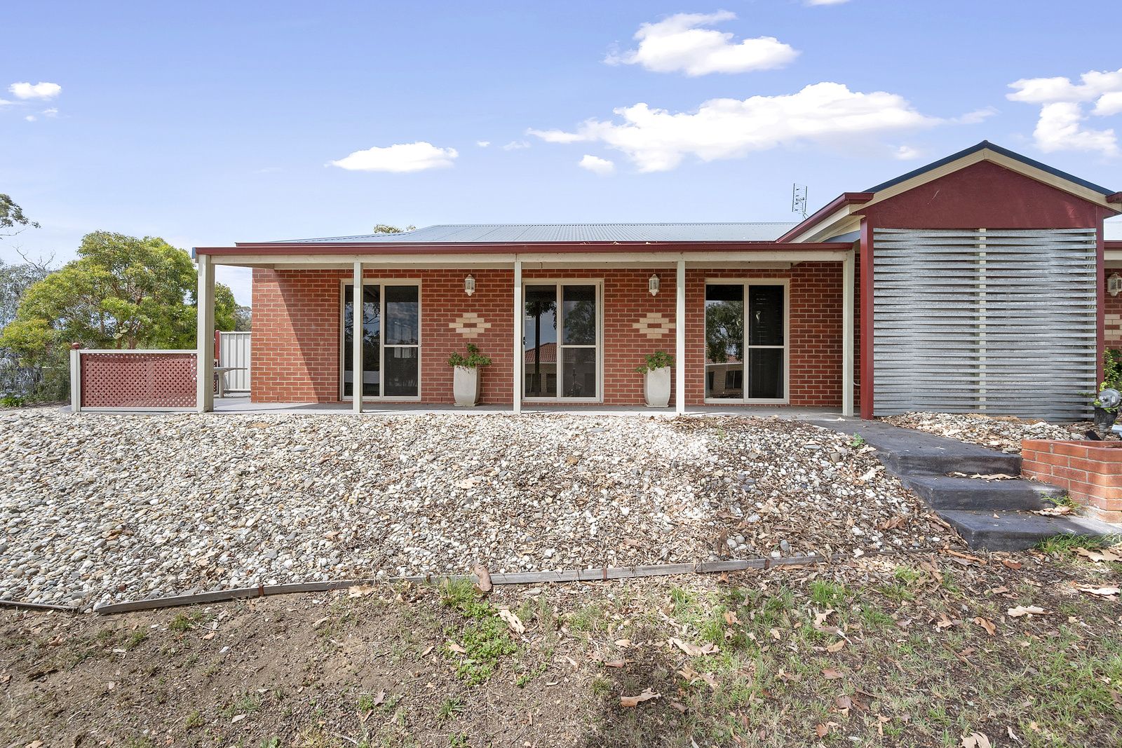 2 bedrooms House in 28B Jerribong Way KANGAROO FLAT VIC, 3555