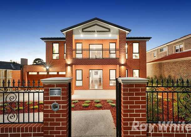 18 Ingleside Crescent, Glen Waverley VIC 3150