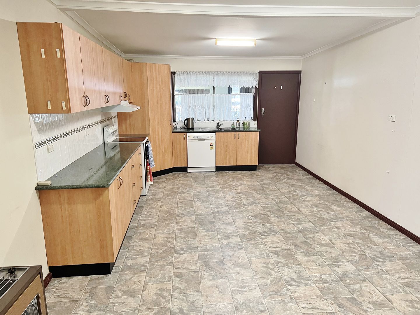 2 Blackett Avenue, Young NSW 2594, Image 2