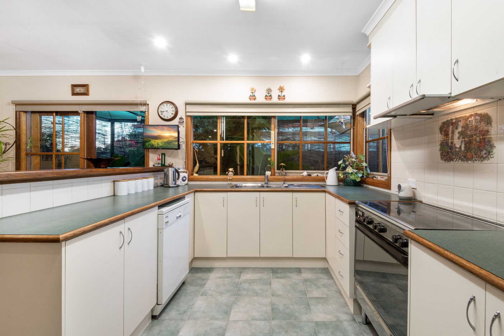 112 Wilsons Road, Newcomb VIC 3219, Image 2