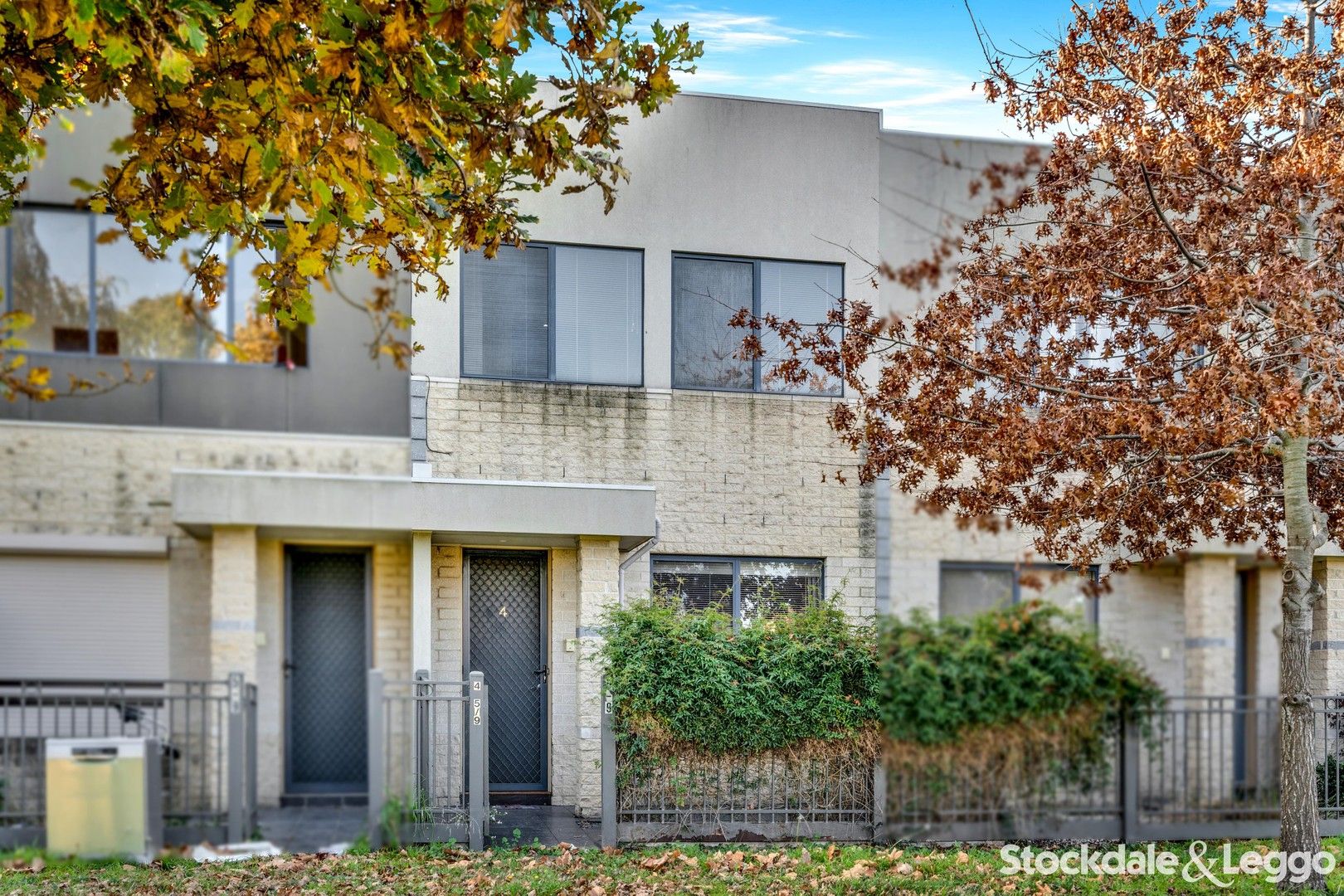 3 bedrooms Townhouse in 4/5-9 Classic Place CRAIGIEBURN VIC, 3064